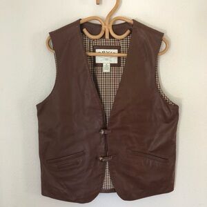 ORVIS Mens Soft Textured Brown Leather Vest size Medium 2 Button Fishing Hunting
